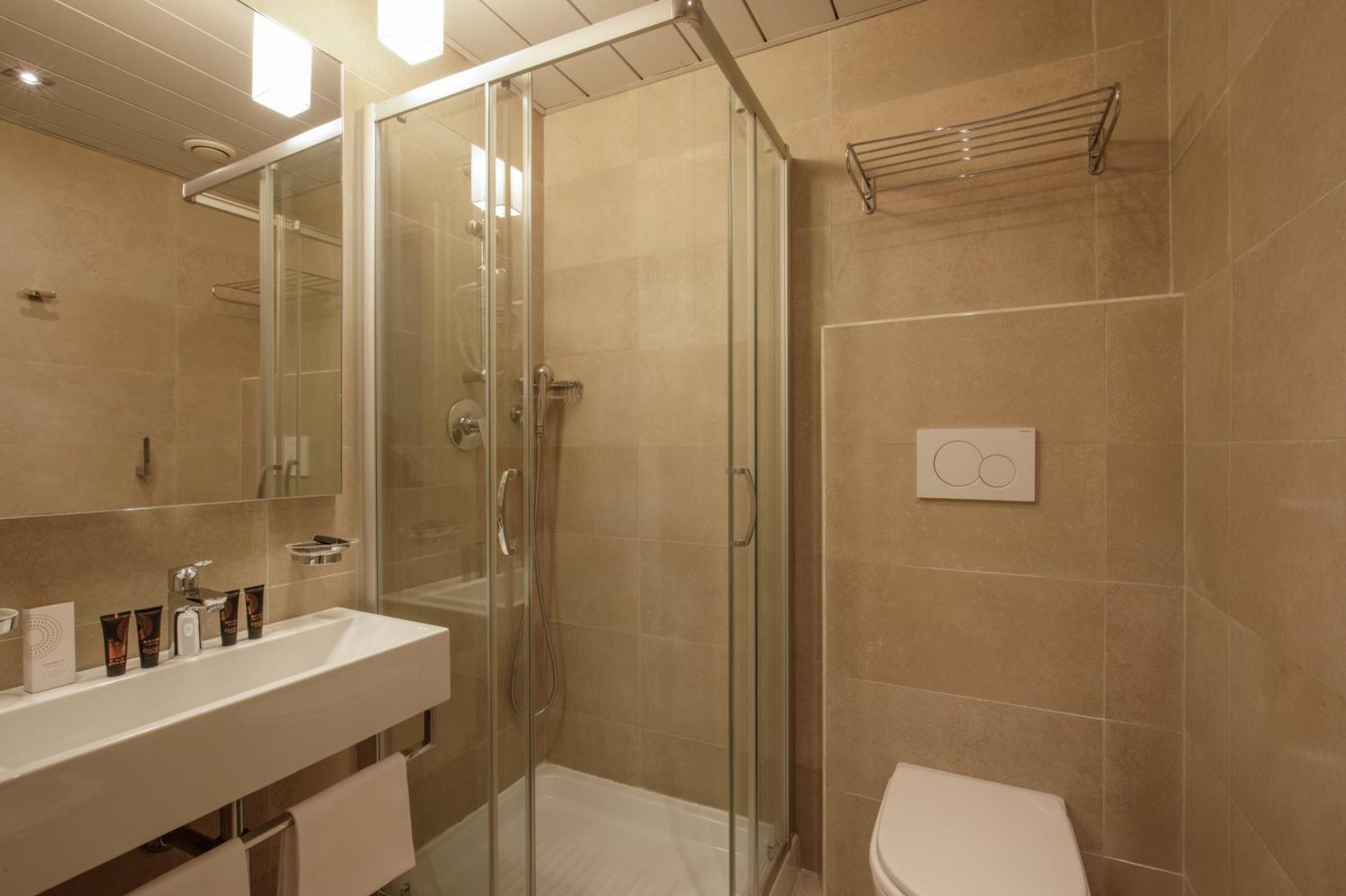 Junior Suite,1669012491:JPEG